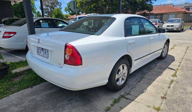 
								2004 Mitsubishi Magna full									