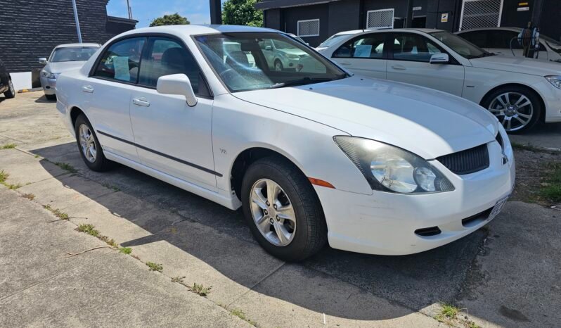 
								2004 Mitsubishi Magna full									
