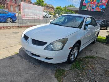 2004 Mitsubishi Magna