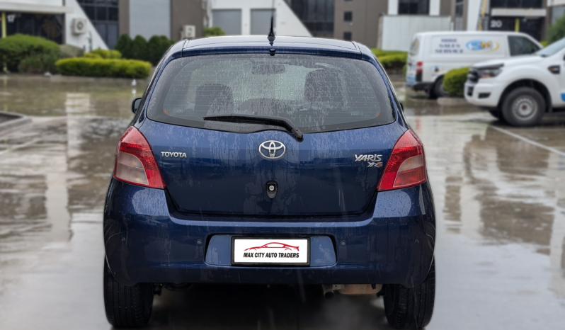 
								Toyota Yaris full									