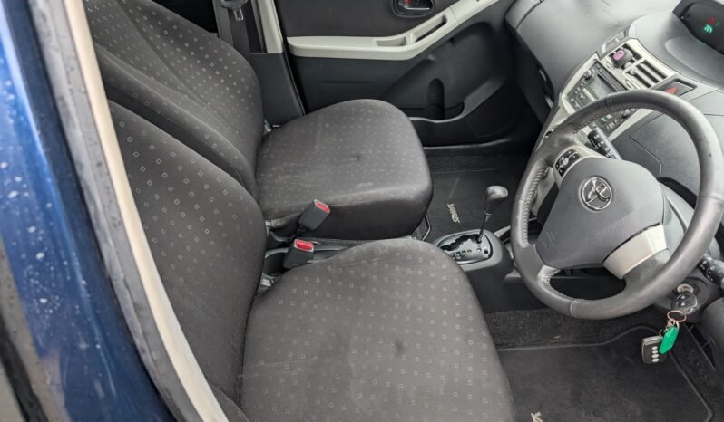 
								Toyota Yaris full									
