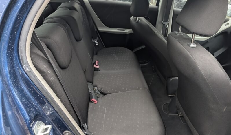
								Toyota Yaris full									