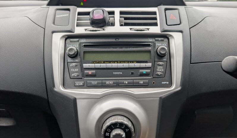 
								Toyota Yaris full									