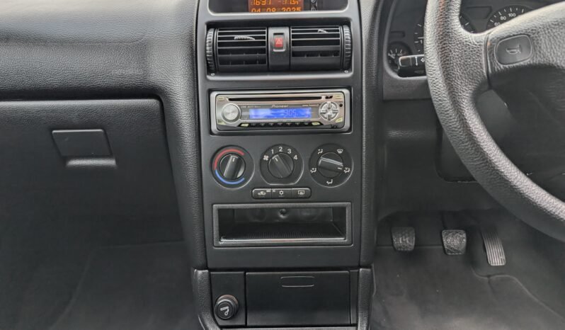 
								Holden Astra 2001 full									