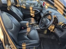 
										TOYOTA RAV4 full									