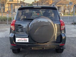 
										TOYOTA RAV4 full									