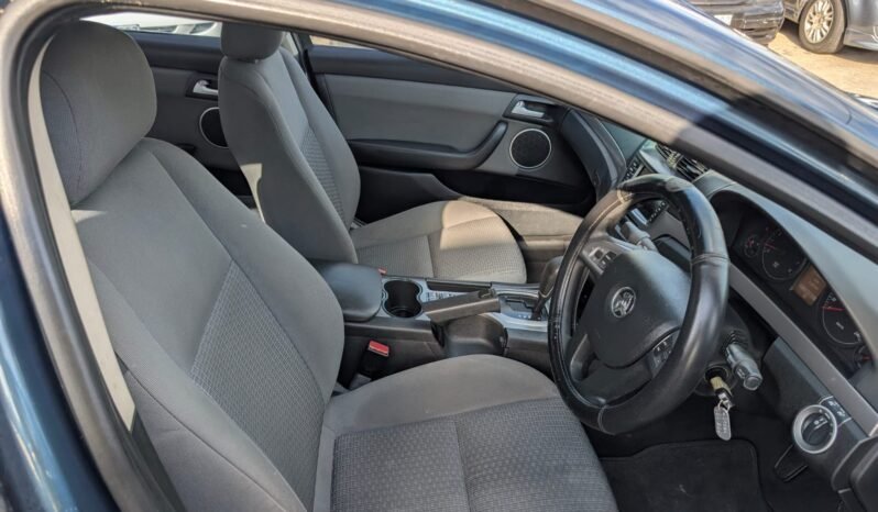 
								Holden Commodore 2012 full									