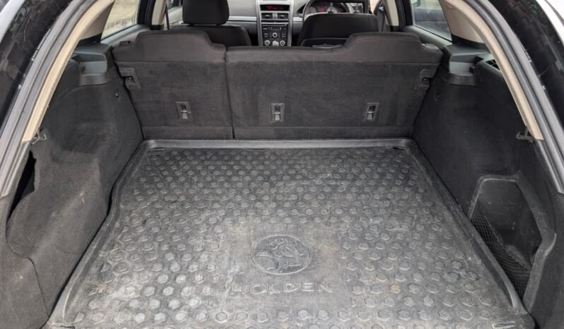 
								Commodore SV6 Wagon full									