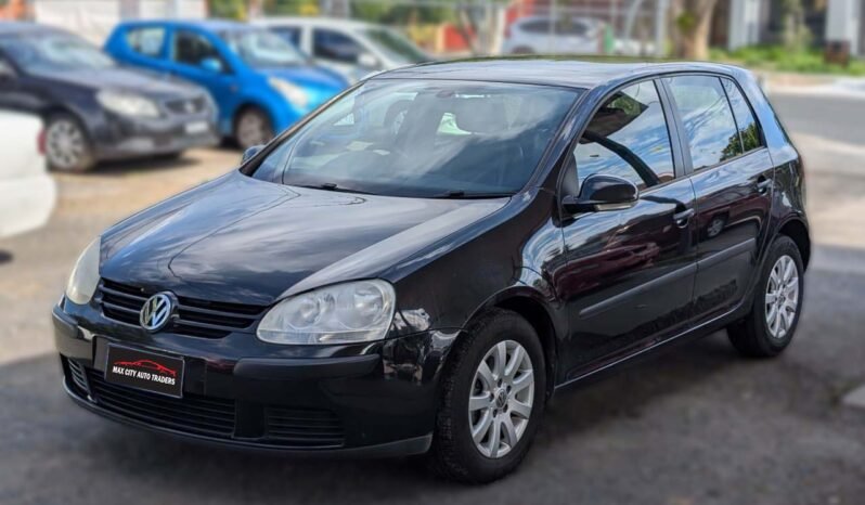 
								Volkswagen Golf full									