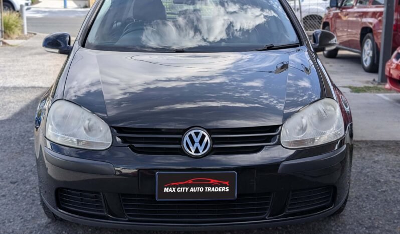 
								Volkswagen Golf full									