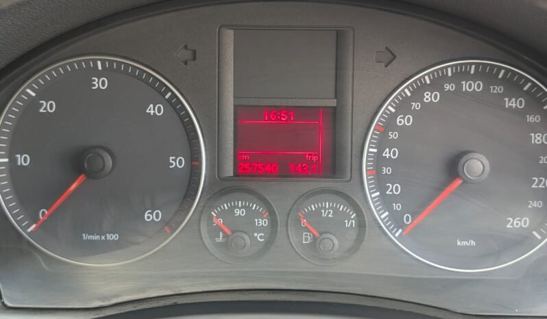 
								Volkswagen Golf full									