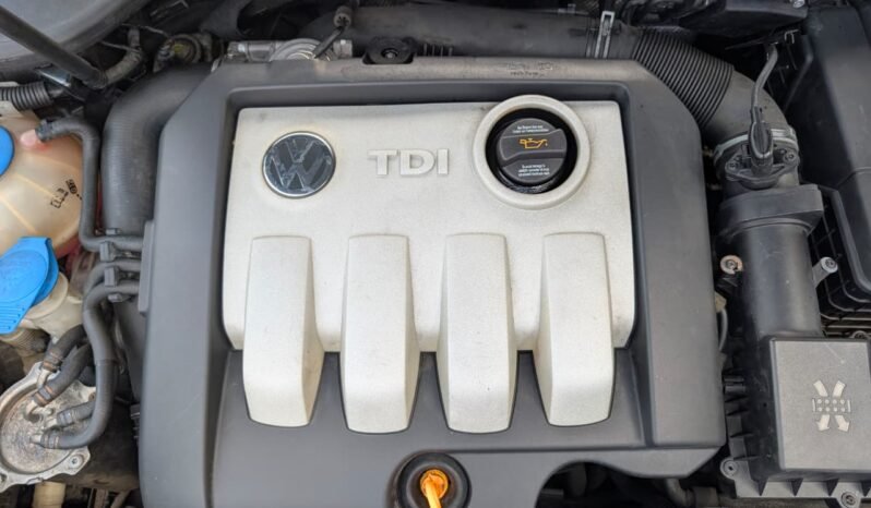 
								Volkswagen Golf full									