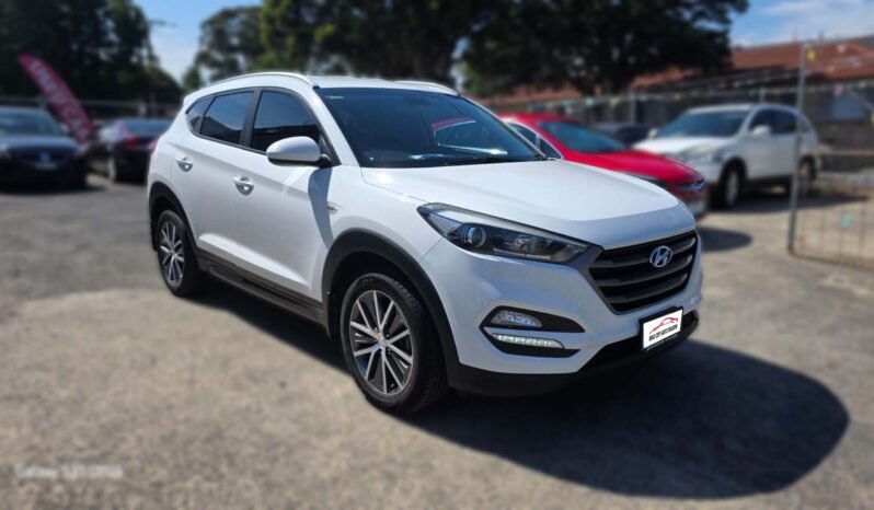 
								Hyundai Tucson full									