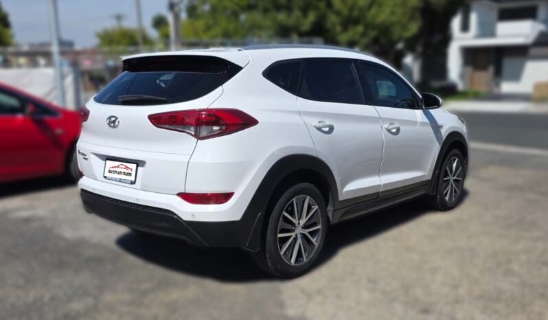 
								Hyundai Tucson full									