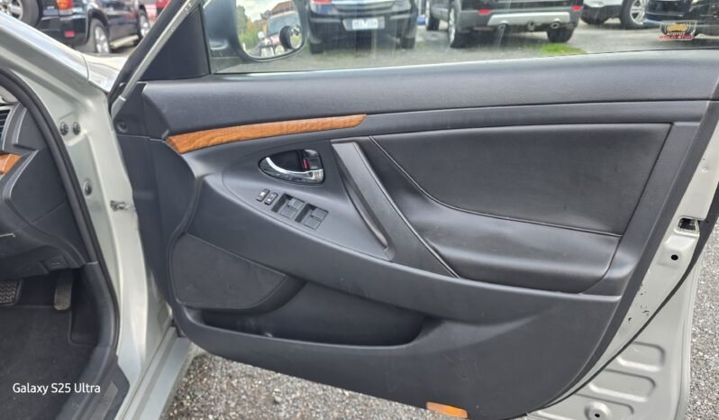 
								Toyota Aurion full									