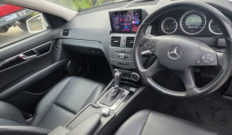 
								Mercedes-Benz C200 full									