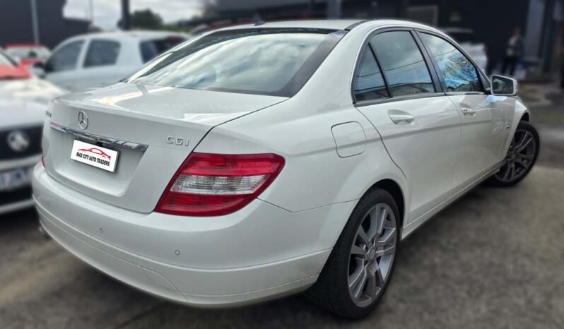
								Mercedes-Benz C200 full									