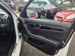 
										Mercedes-Benz C200 full									